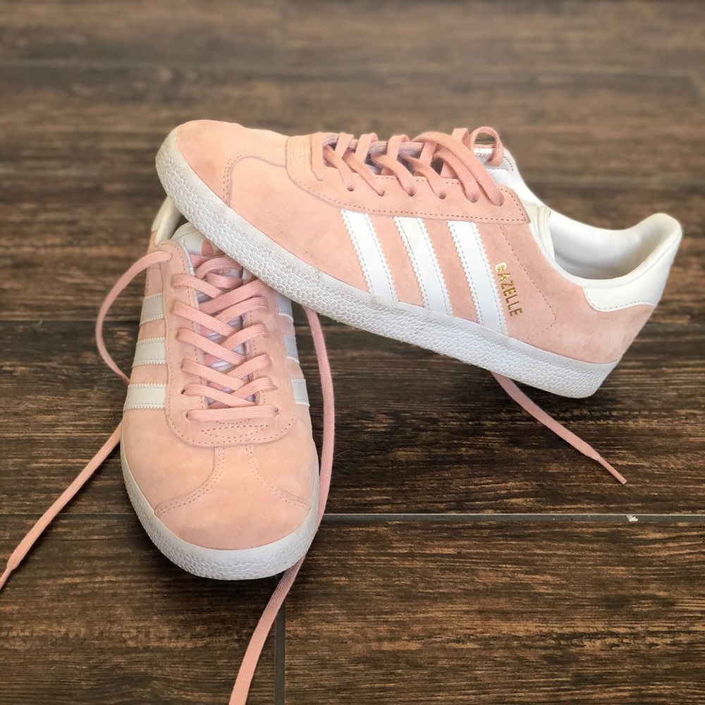 Pink suede gazelle adidas. Women’s size 8